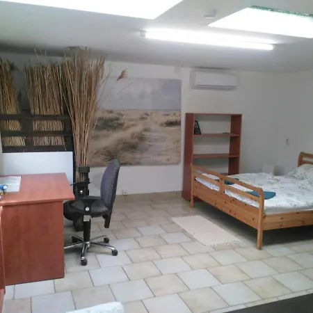 Penzion Rastlinky.sk Greenhouse Guestrooms Bratislava