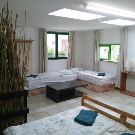 Rastlinky.sk Greenhouse Guestrooms Konukevi Bratislava