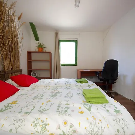 Penzion Rastlinky.sk Greenhouse Guestrooms Bratislava