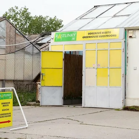 Rastlinky.sk Greenhouse Guestrooms Gæstehus