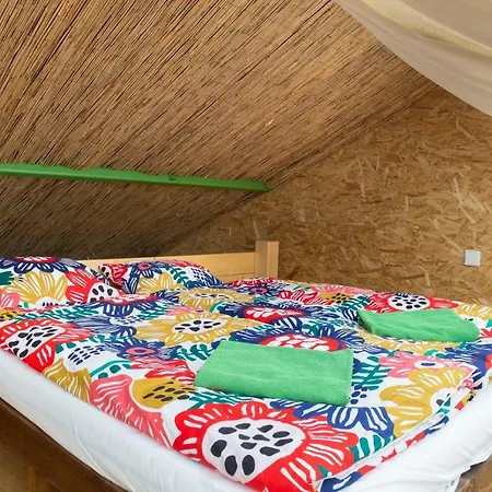 Rastlinky.sk Greenhouse Guestrooms * ברטיסלאבה