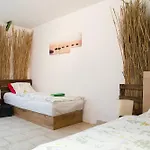 Rastlinky.sk Greenhouse Guestrooms *