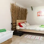 Penzion Rastlinky.sk Greenhouse Guestrooms Bratislava